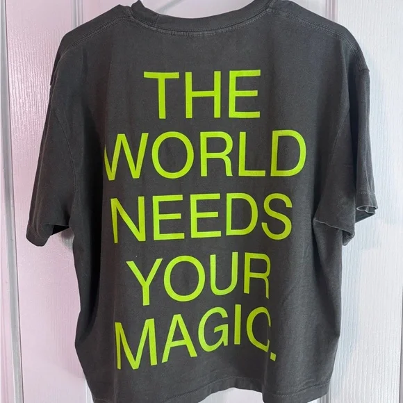 NWOT Dressed in LALA Washed Charcoal Tee with Neon Lime Smiley - Size S/M - Picture 10 of 12